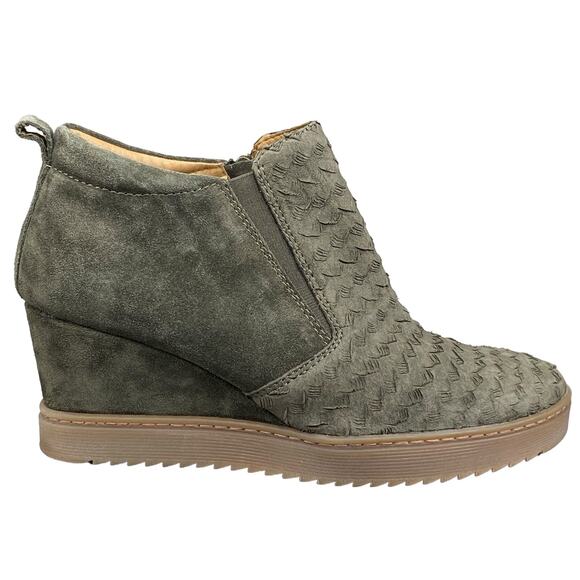 Sofft Women's Slayton Green Suede wedge Ankle Boot Size US 9.5 - Picture 1 of 10